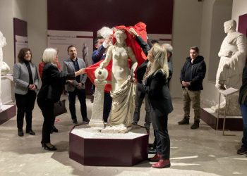 Amasra’da 1800 yıllık su perisi heykeli bulundu