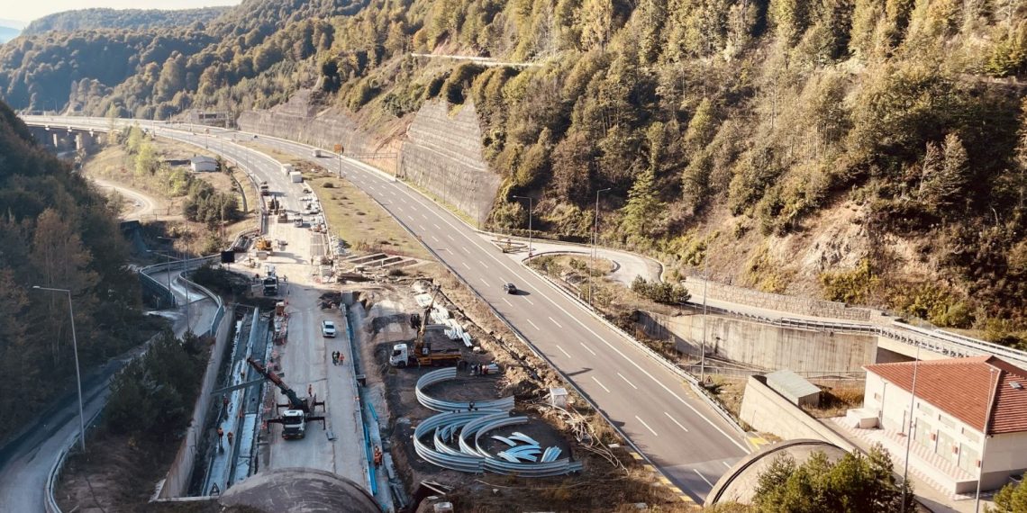 Anadolu Otoyolu’nun Bolu Dağı geçişindeki tamir çalışmalarının yarısı tamamlandı