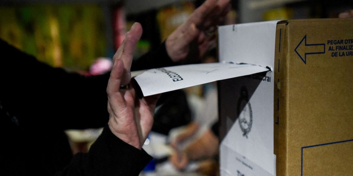 Arjantin’de devlet lideri seçimi ikinci tipe kaldı