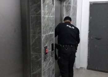 Asansör 3. kattan yere çakıldı