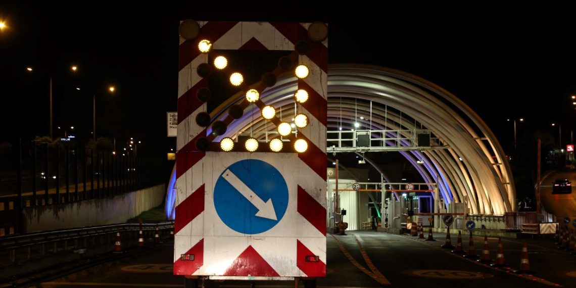 Avrasya Tüneli süreksiz olarak trafiğe kapatıldı