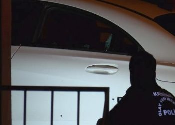 Bağcılar’da arabaya silahlı taarruz: Yaralanan kişi olay yerinden kaçtı