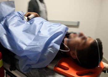 Bahçeye kaçan topunu almak istedi: Evvel elektrik çarptı sonra teller kesti