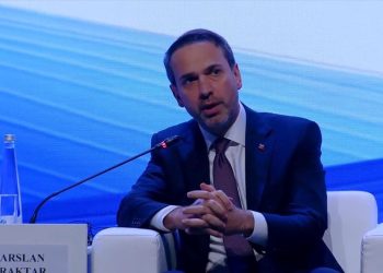 Bakan Bayraktar: Türkiye’de güç merkezi 2024’te oluşturulabilir