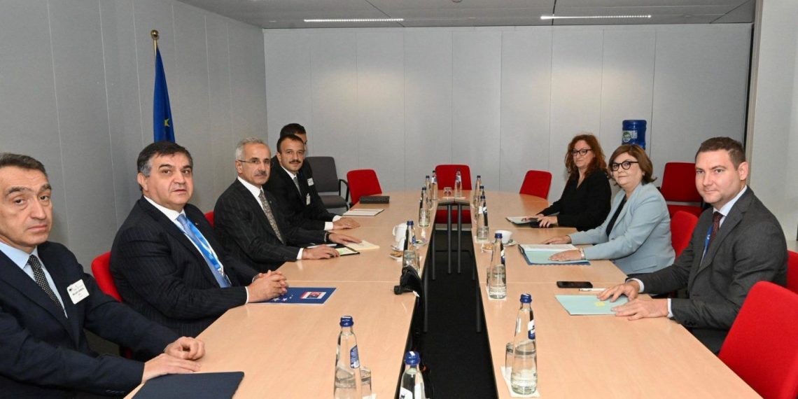 Bakan Uraloğlu, “Küresel Geçit Forumu” için Brüksel’de