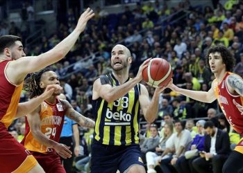 Basketbolda derbi heyecanı: Galatasaray-Fenerbahçe 4. haftada karşılaşacak