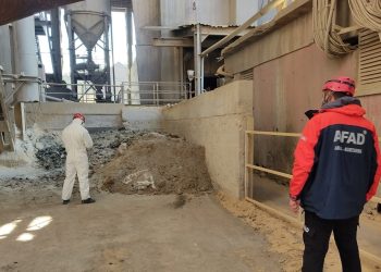 Bolu’da çimento fabrikasında patlama