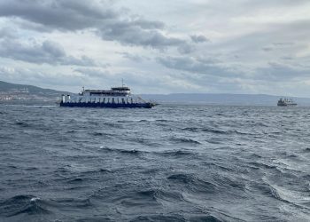 Bozcaada ve Gökçeada’ya yarınki feribot seferlerine fırtına pürüzü