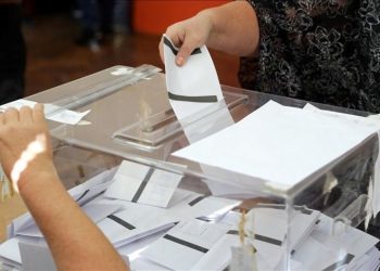 Bulgaristan’da halk sandık başına gitti
