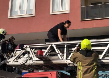 Bursa’da 10 katlı apartmanda yangın