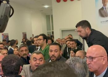 CHP Kurultayı’nda partililer ortasında gerginlik