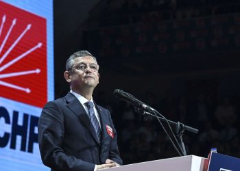 CHP’de Kemal Kılıçdaroğlu devri sona erdi: Yeni genel lider Özgür Özel oldu