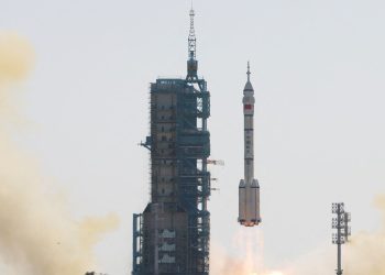 Çin’in uzay istasyonundaki taykonot takımı Dünya’ya döndü