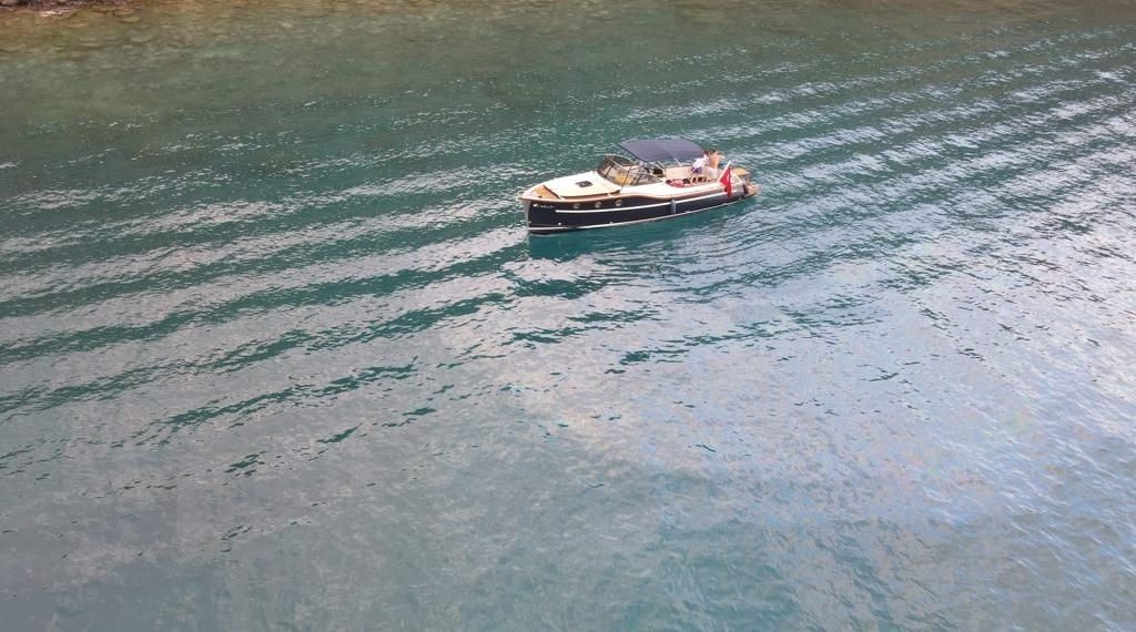 Denizi kirleten tekne seferden men edildi