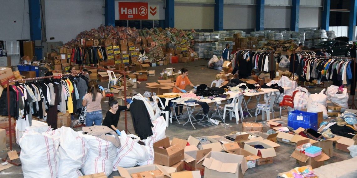 Depremzedelere gönderilen yardım kolisinden 450 bin TL bedelinde döviz çıktı