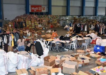 Depremzedelere gönderilen yardım kolisinden 450 bin TL bedelinde döviz çıktı