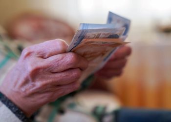 Emeklilikte yaş yükselecek mi? Cumhurbaşkanı Yardımcısı açıkladı