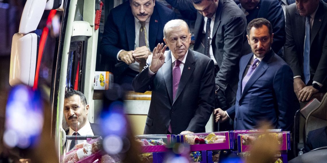 Erdoğan, Güneysu’da vatandaşlara hitap etti
