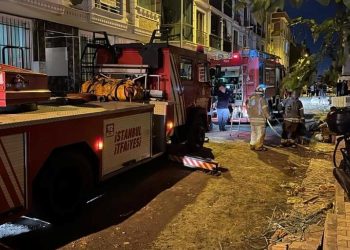 Esenyurt’ta eşi ile arbede eden adam konutunu yaktı