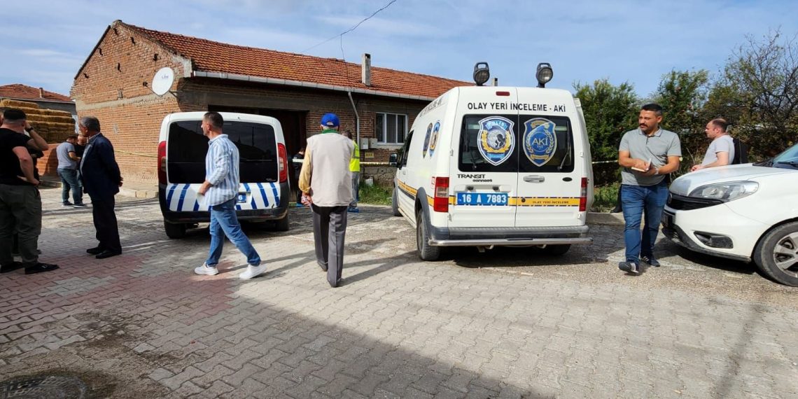 Eşi ve 2 çocuğunu öldürüp intihar etti