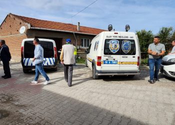 Eşi ve 2 çocuğunu öldürüp intihar etti