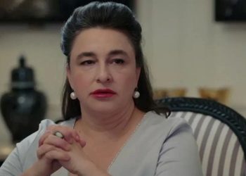 Esra Dermancıoğlu takipçilerini geçmişe götürdü: Çok hoşuz