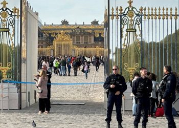 Fransa’da Versay Sarayı için geçersiz bomba ihbarı yapan şahsa mahpus cezası