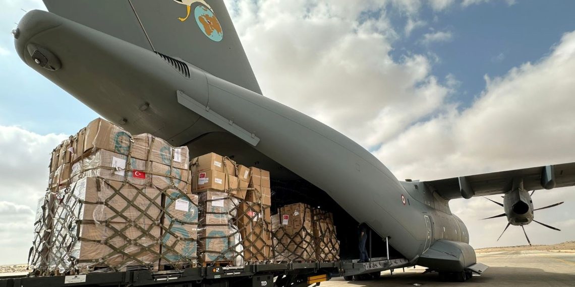 Gazze’ye yardım gereçleri taşıyan iki uçak daha Mısır’a gönderildi