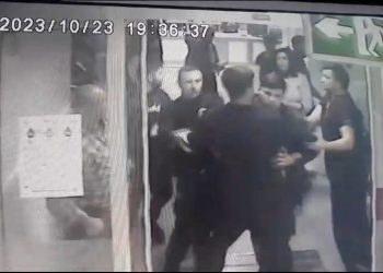 Hasta yakınından, sıhhat çalışanına yumruklu atak