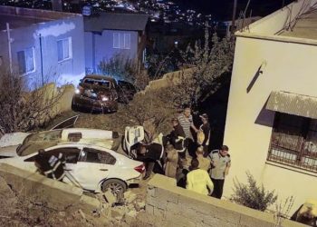 Hatay’da şarampole devrilen iki arabadaki 6 kişi yaralandı