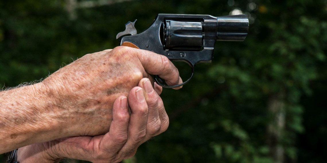Hengame sırasında kızını öldürdü, oğlunu yaraladı