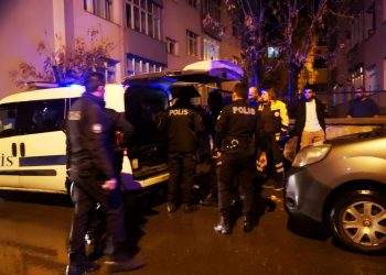 Husumetli ailelerin tartışması bıçaklı arbedeye dönüştü