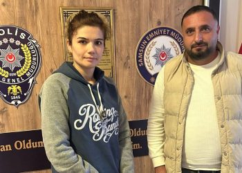 İçinde 590 bin lira olan çanta buldu, sahibine teslim etti