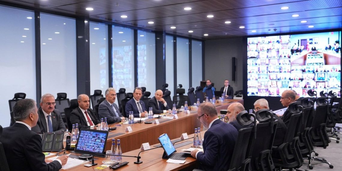 İçişleri Bakanlığı’nda geniş iştirakli terörle çaba toplantısı