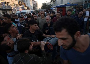 İsrail, Gazze’de ambulans konvoyunun akabinde okulu vurdu: Meyyit ve yaralılar var