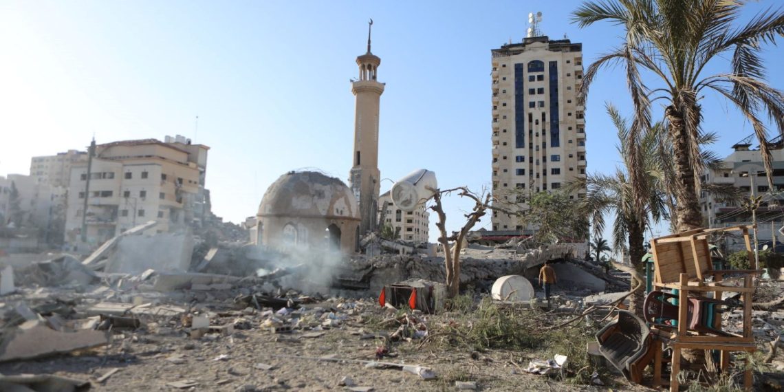 İsrail ordusu Gazze’de 1 camiyi daha bombaladı