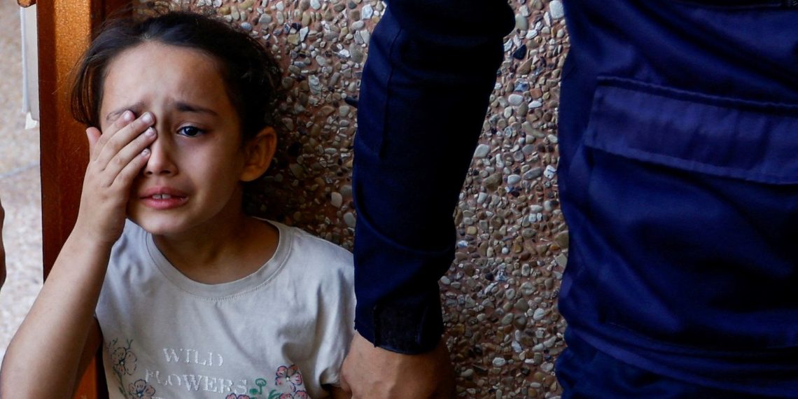 İsrail’in akınlarında hayatını kaybeden Filistinlilerin sayısı 10 bini aştı