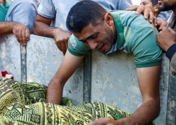 İsrail’in Gazze’ye düzenlediği hücumlarda can kaybı 8 bin 796’ya yükseldi