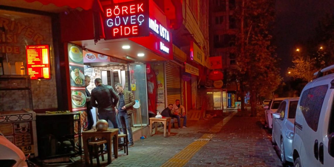 İstanbul’da dönerciye silahlı hücum: 1 meyyit, 1 yaralı