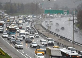 İstanbul’da iş çıkışı trafik yoğunluğu