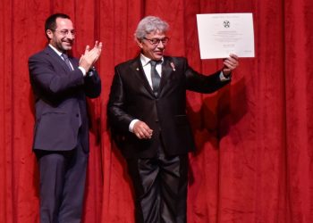 İZDOB Sanat Direktörü Aydın Uştuk’a “İtalya Yıldızı” nişanı verildi