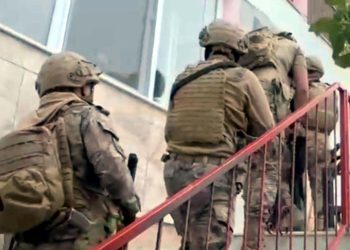 İzmir’de DAEŞ operasyonu: 21 gözaltı