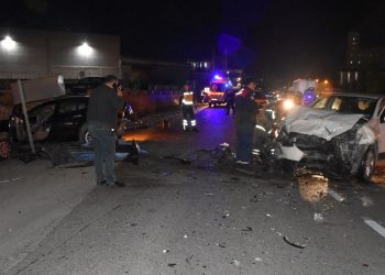 İzmir’de feci kaza | 2 kişi öldü, 2 kişi yaralandı