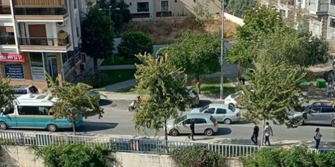 İzmir’de minibüsün açık kalan kapısından düşen bayan öldü