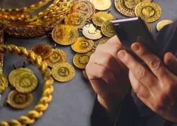 Jandarma palavrasına 1 milyon liralık altınlarını kaptırdı