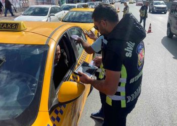 Kadıköy’de kurallara uymayan taksicilere ceza