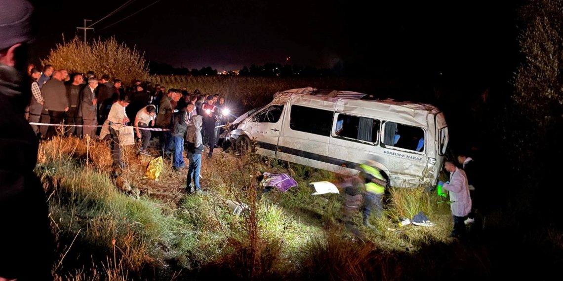 Kahramanmaraş’ta yolcu minibüsü devrildi: 1 meyyit, 10 yaralı