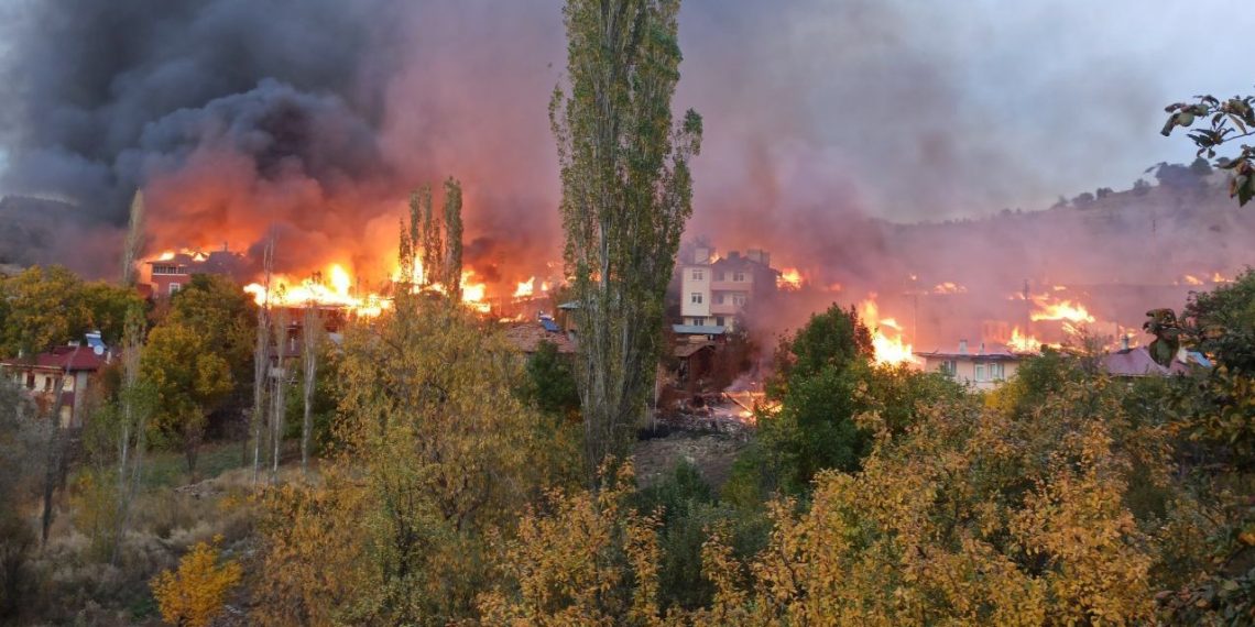 Kastamonu’da yangın 20 köy meskenine sıçradı
