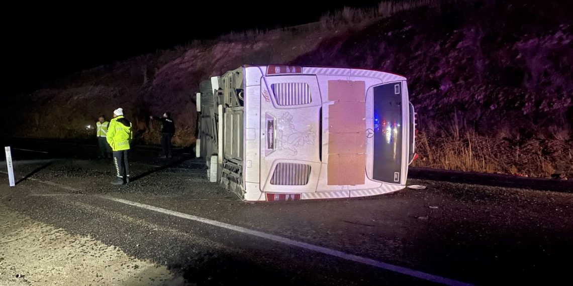 Kayseri’de yolcu otobüsü devrildi: Çok sayıda yaralı