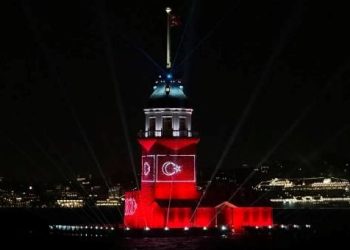 Kız Kulesi, Türk bayrağı ile ışıklandırıldı